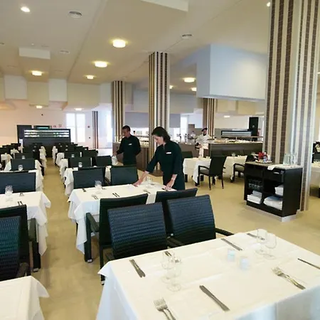 ホテル Riu Papayas 4*