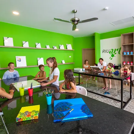 מלון Riu Papayas 4*